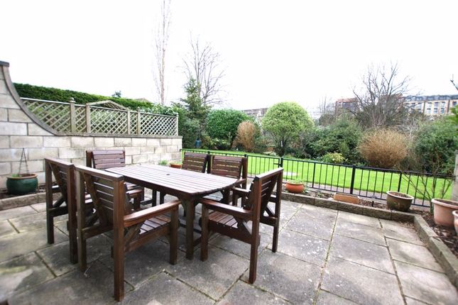 2, Dinham Crescent, Exeter photo 4