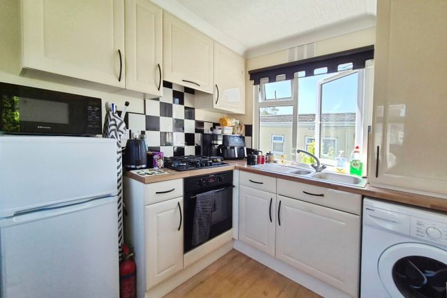 11, Houndstone Park, Yeovil photo 3