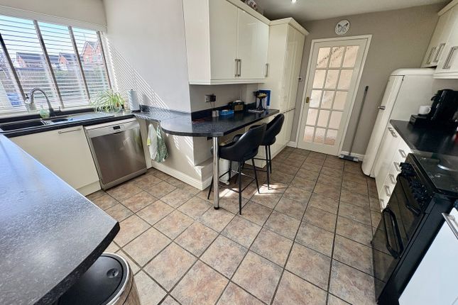 15, Malling Avenue, LEICESTER photo 3