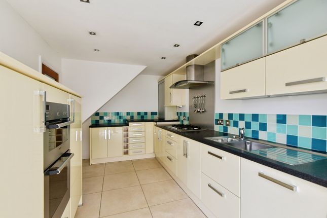 11, Chestnut Avenue, Stoke-on-Trent photo 2
