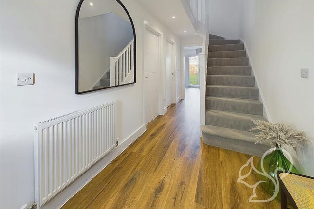 29 Sudbury Fields, Sudbury photo 3