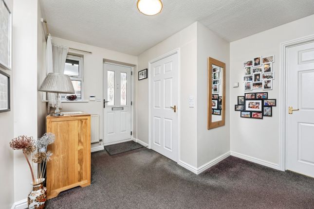 10, Rowley Croft, Pontefract photo 2