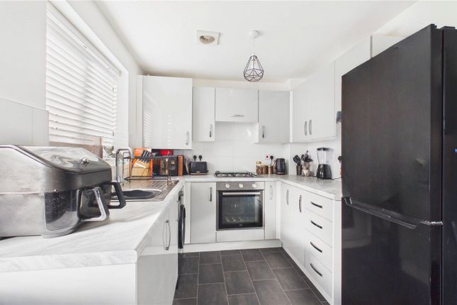 4, Henwood Close, Middlesbrough photo 3