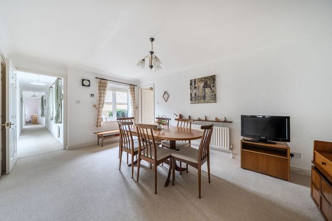 6, Grange Way, Bedford photo 2