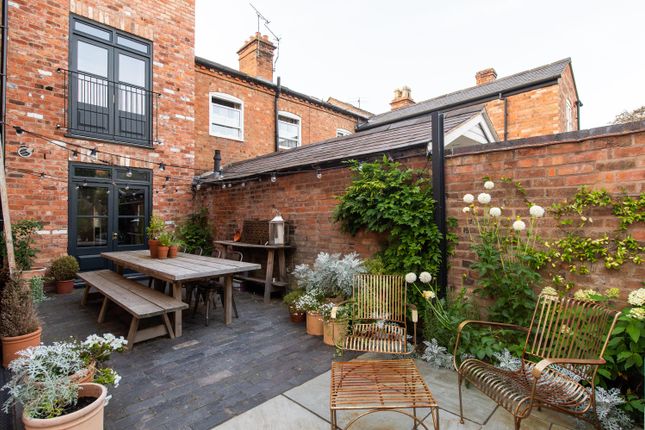 End terrace house for sale in Broad Street, Stratford-Upon-Avon, Warwickshire