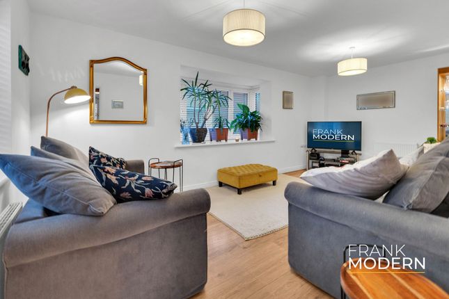 16 Farrer Way, Oakham photo 2