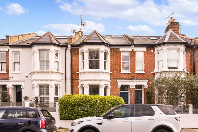 Flat for sale in Askew Crescent, London