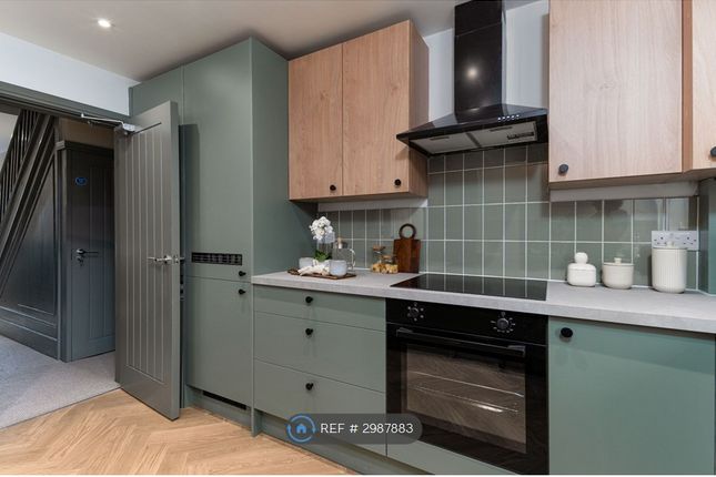 Hall St, Stockport photo 5