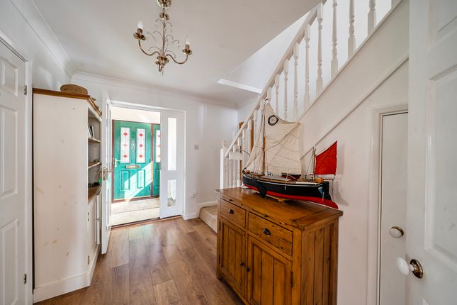 27, Cricklade Road, Swindon photo 4
