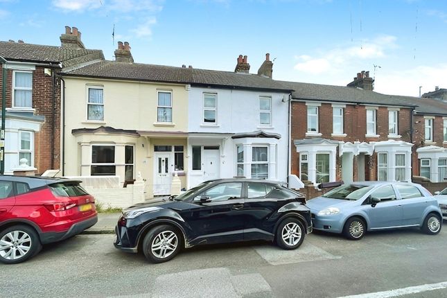 Terraced house to rent in Lansdowne Road, Chatham, Kent