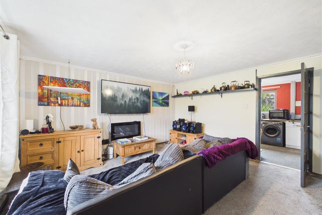 20, Sutton Road, Cinderford photo 2