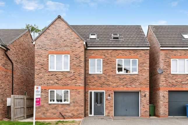 3-bed house on 18, Carter Drive, Hessle, £300,000
