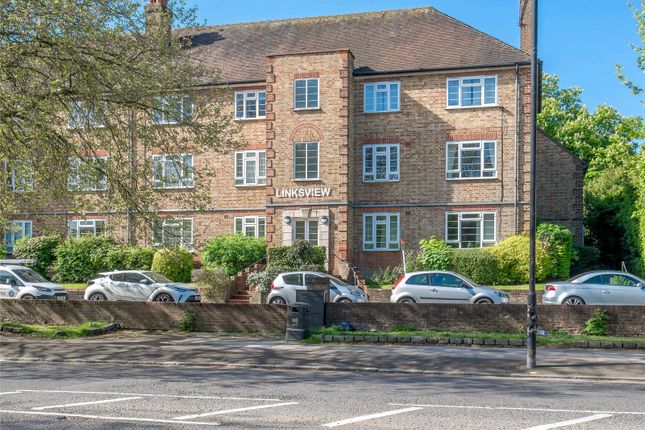 Flat for sale in Linksview, Great North Road, East Finchley