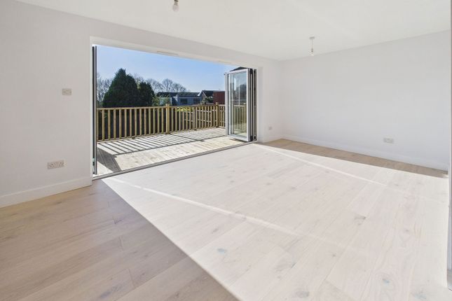 89, Slonk Hill Road, Shoreham-by-sea photo 2