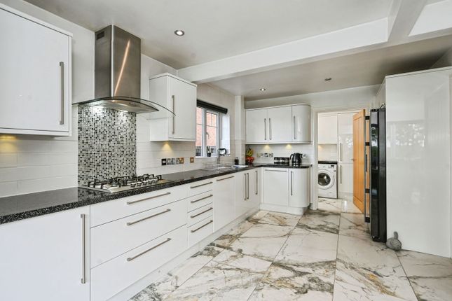 8, Calday Grove, St Helens photo 4