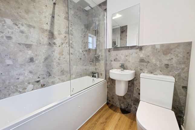 Flat C, Cotman House, 7, St. Martin At Palace Plain, NORWICH photo 4