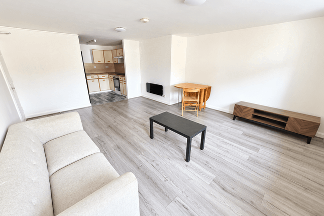 Flat 10 Akhtar House, 131/135 Oxford Road, Manchester photo 4