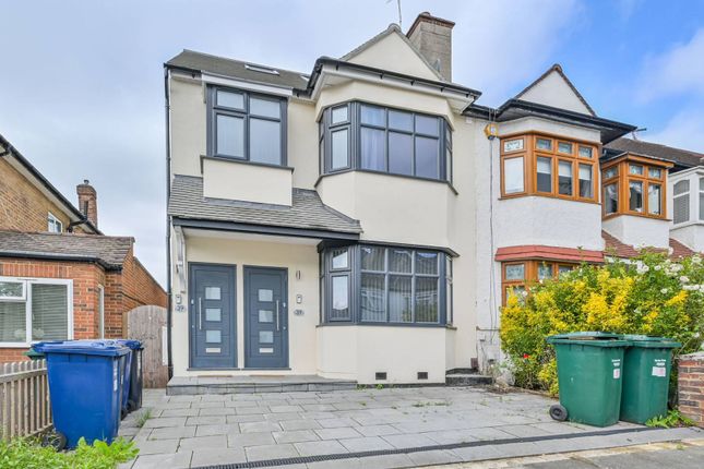 Thumbnail Flat to rent in Hale Grove Gardens NW7, Mill Hill, London,