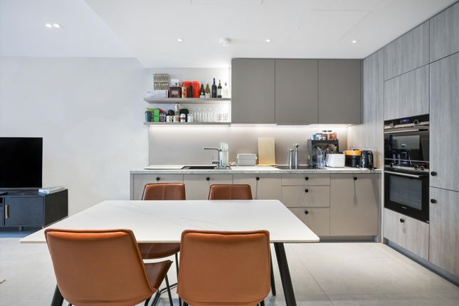 Capella Court, London photo 4