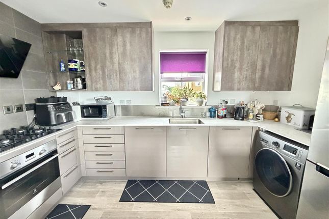7, Admiral Way, Carlisle photo 2
