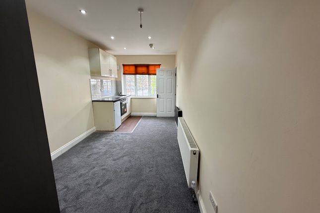 Bowrons Avenue, Wembley photo 2