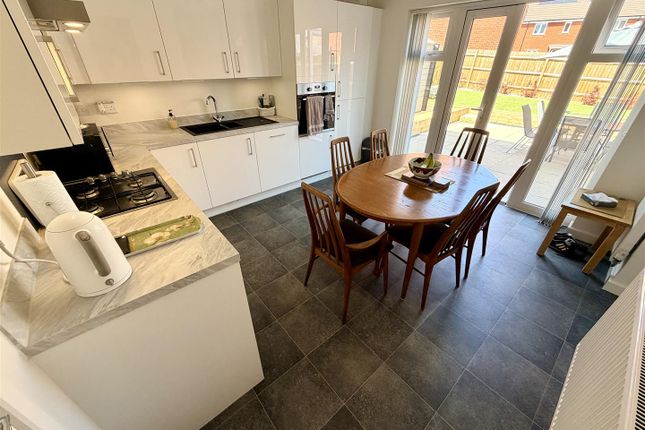 3, Poplar Way, Atherstone photo 4