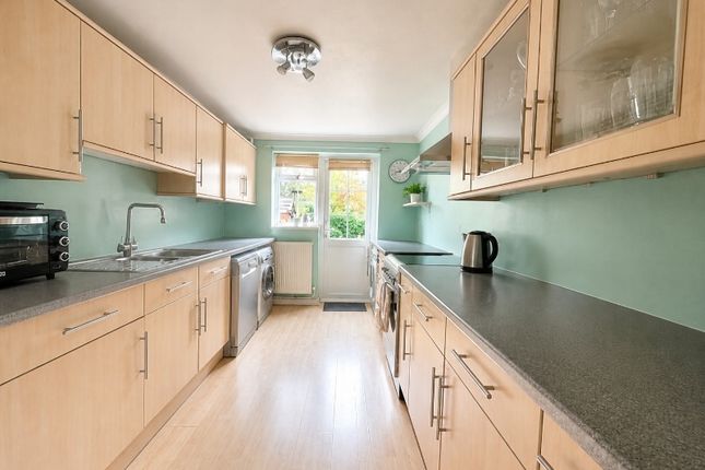 101 Cranbrook Drive, Maidenhead photo 4