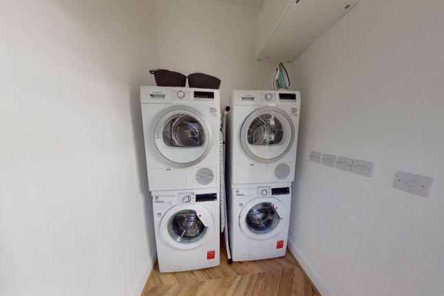 Room 9, 40, Central Road, Greater Manchester photo 3
