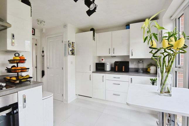 19, William Howell Way, Stoke-on-Trent photo 3