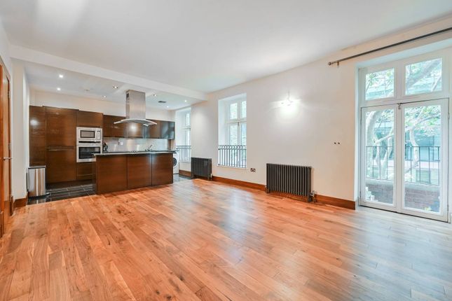 Flat for sale in Shaftesbury Avenue, Covent Garden, London