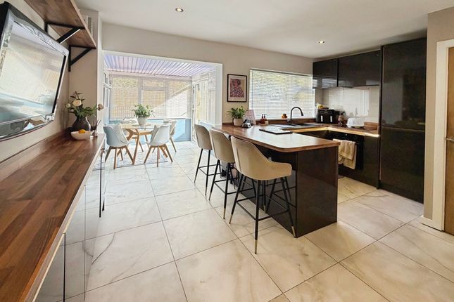 18 Churchfield Drive, Mansfield photo 3