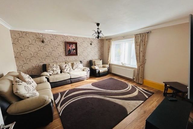 7 Cribbwr Square, Bridgend photo 2