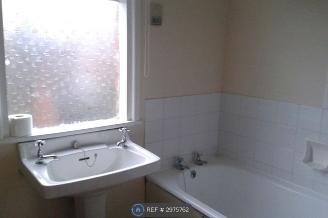 Flat, Alderley Road, Wirral photo 2