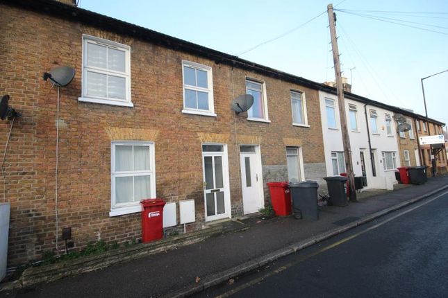 Thumbnail Property to rent in Alpha Street North, Slough