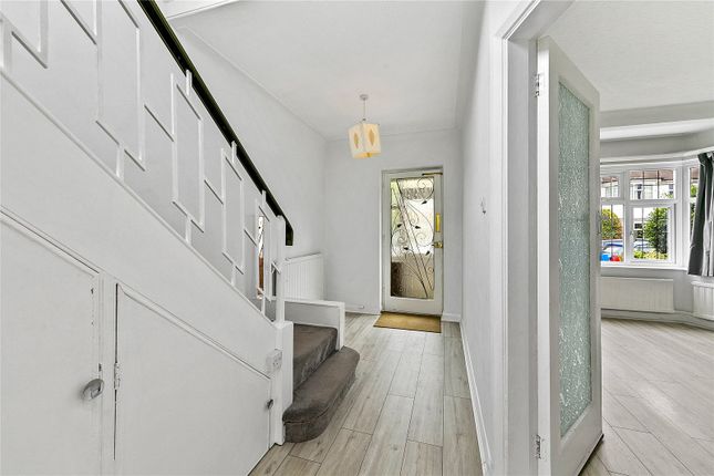 2, Marble Hill Close, Middlesex photo 3