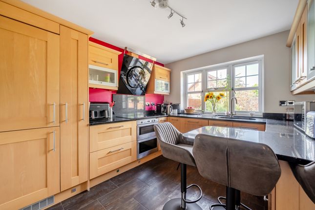 48, Heynes Green, Maidenhead photo 4
