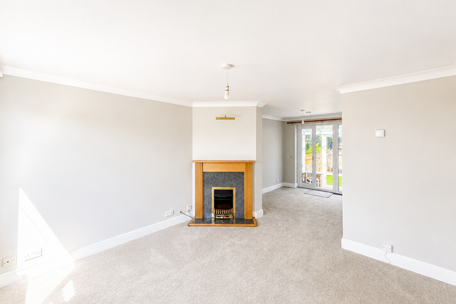 16 Jaggard Way, Staplehurst photo 3