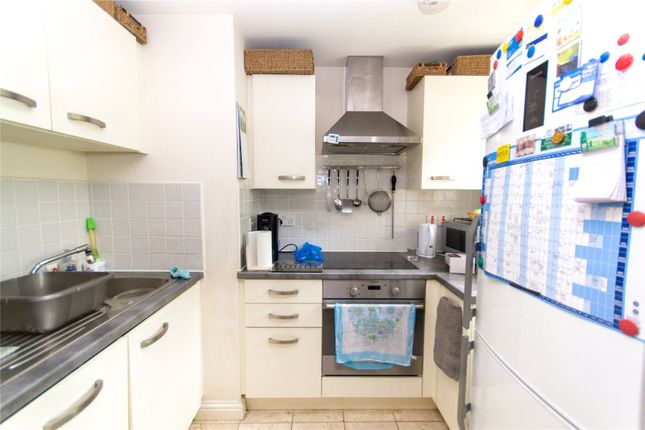 Flat for sale in Monarch Way, Leighton Buzzard, Beds