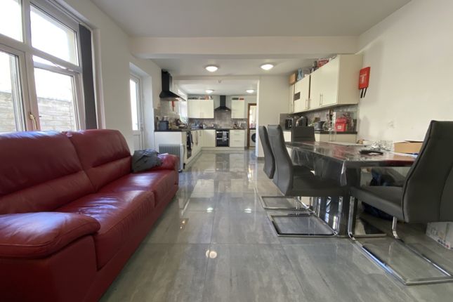 (TFF Room) 74, Richmond Road(*), Cardiff photo 3