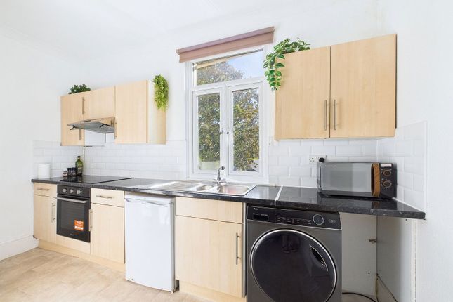 Flat 4, 6 Seafield Road, Hove photo 3