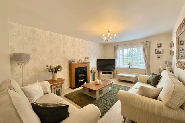 4 Westhorpe Lane, Stafford photo 2