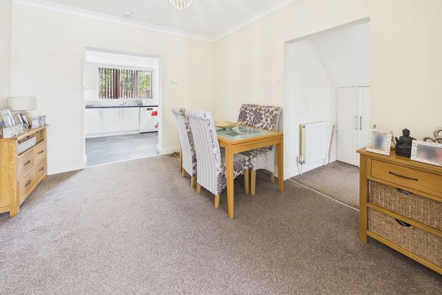 3, Oak Road, Caterham photo 3