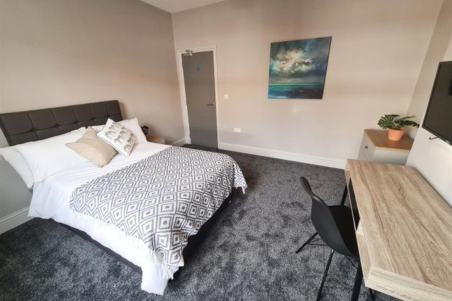 Room to rent in New Road, Dudley