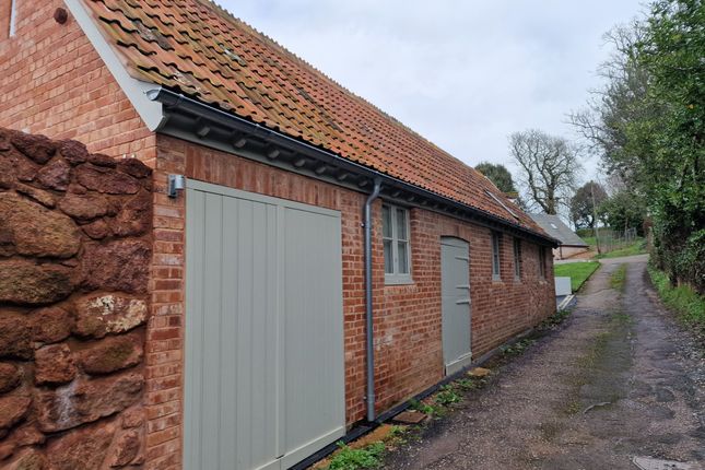 Bungalow to rent in Clyst St. Mary, Exeter