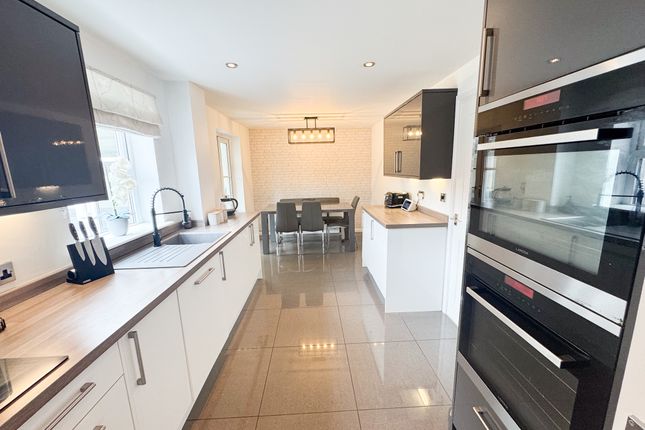 16, Ovaldene Way, Stoke-on-Trent photo 2