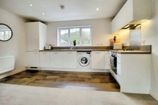 Flat 3, 1, Hazelbourne Avenue, Sevenoaks photo 3