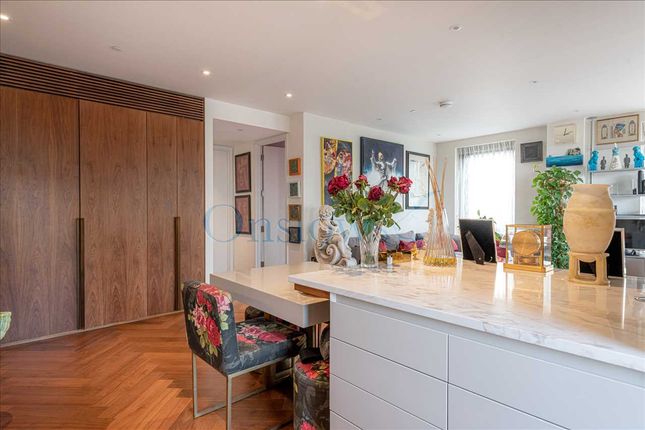 Flat for sale in Embassy Gardens, 8 New Union Square, London