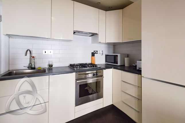 Flat 1, 26 Ongar Road, London photo 3