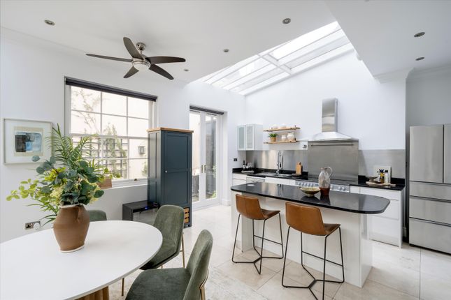 Thumbnail Flat for sale in Westbourne Grove, London