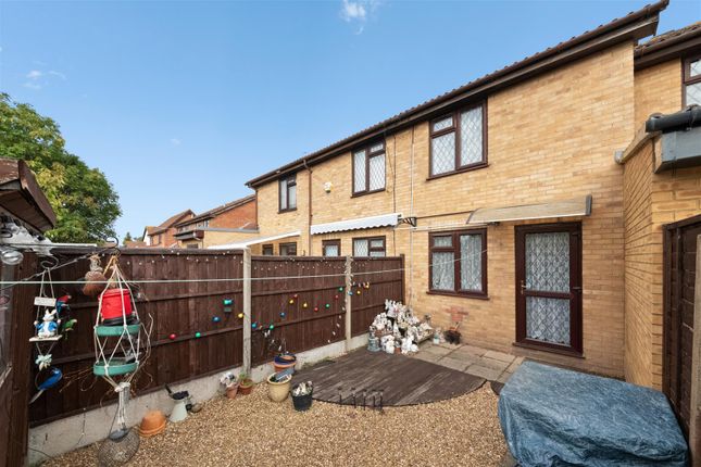 21, Westlake Close, Hayes photo 4